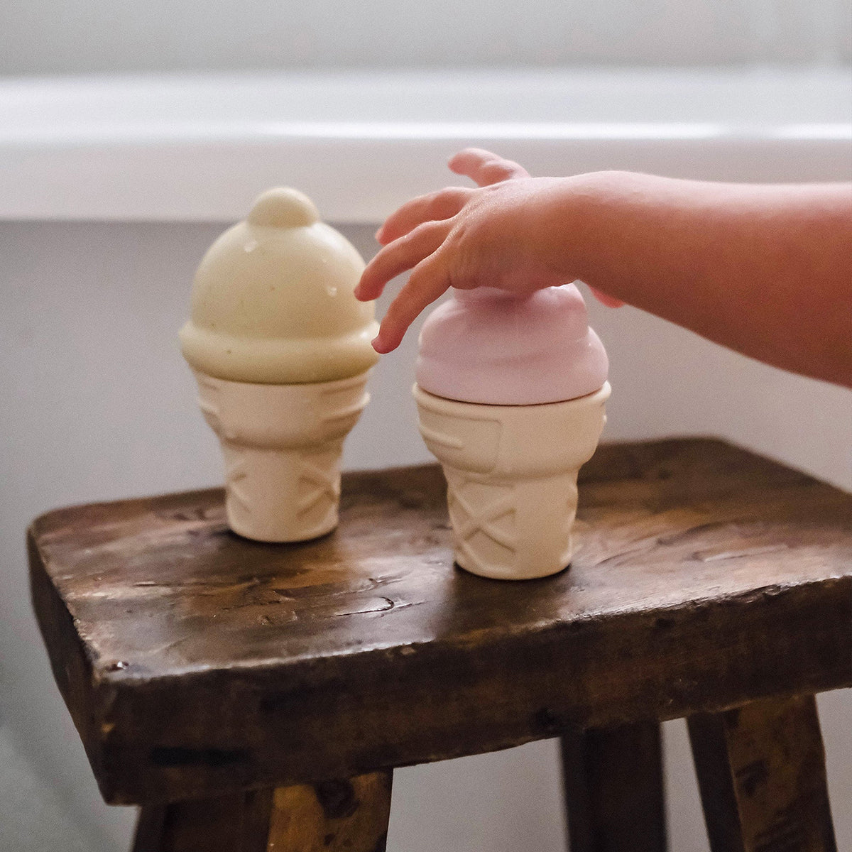 SUNNYLiFE Ice Cream Splash Toys
