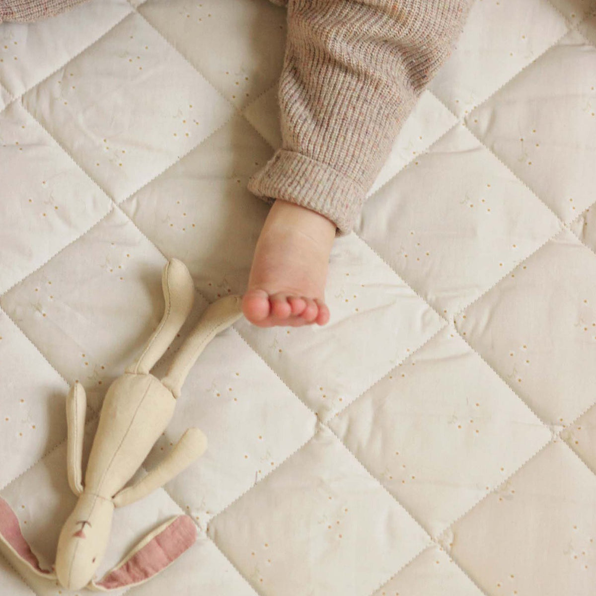 Avery Row Stay & Play Mat