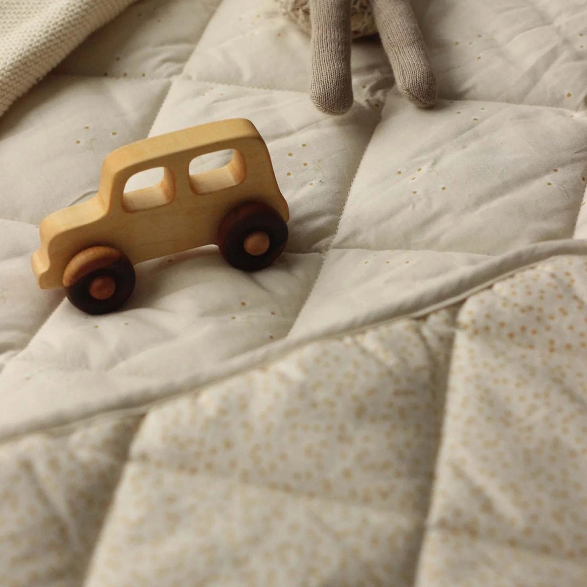 Avery Row Stay & Play Mat