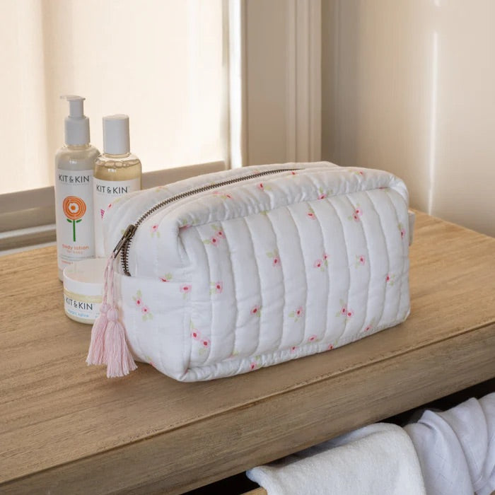 Avery Row Wash Bag