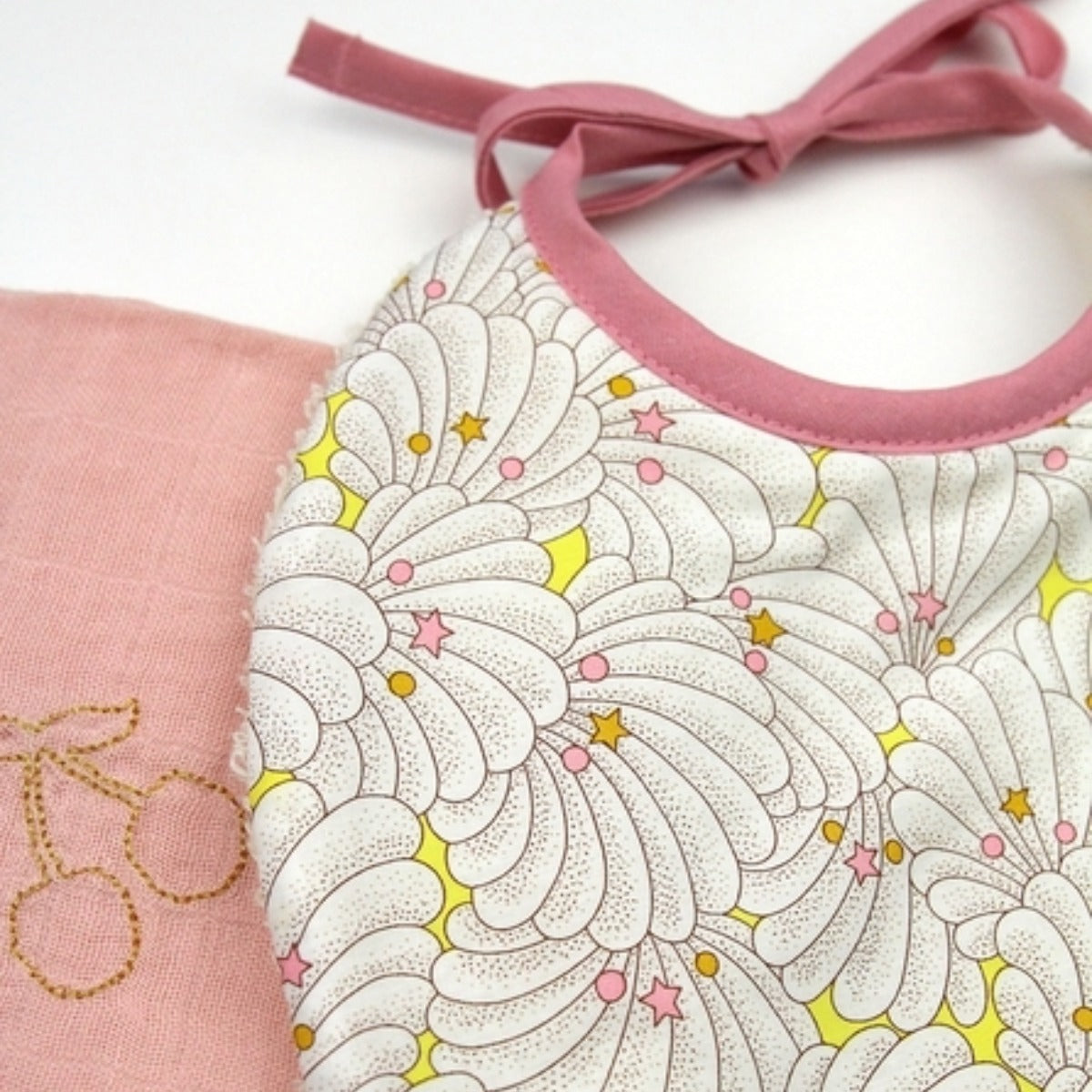 Barnabé Aime Le Café Liberty Baby Bib