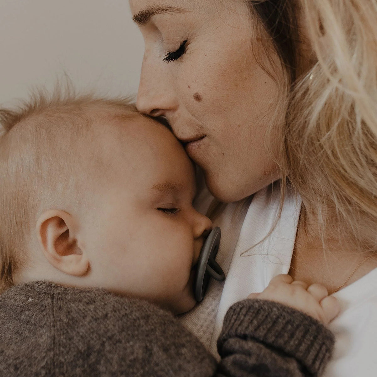 Élhée Silicone Pacifier Set