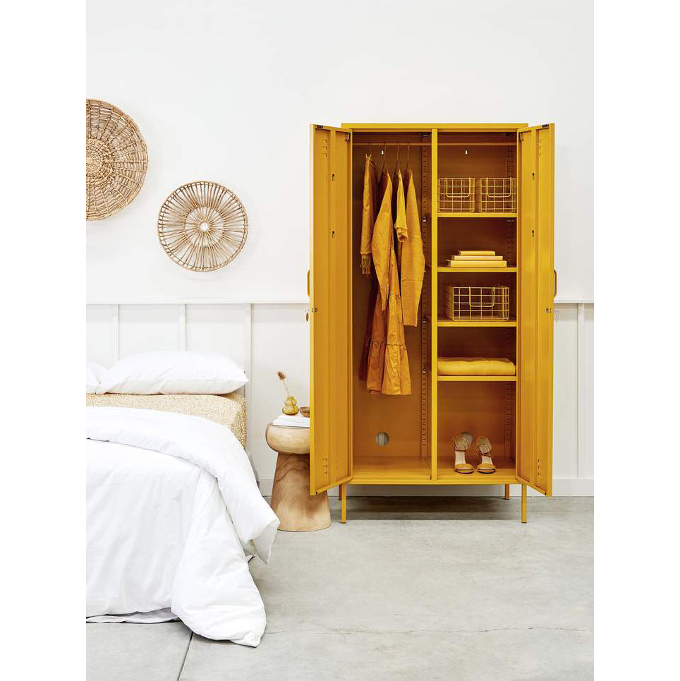 Mustard Made The Twinny in Mustard