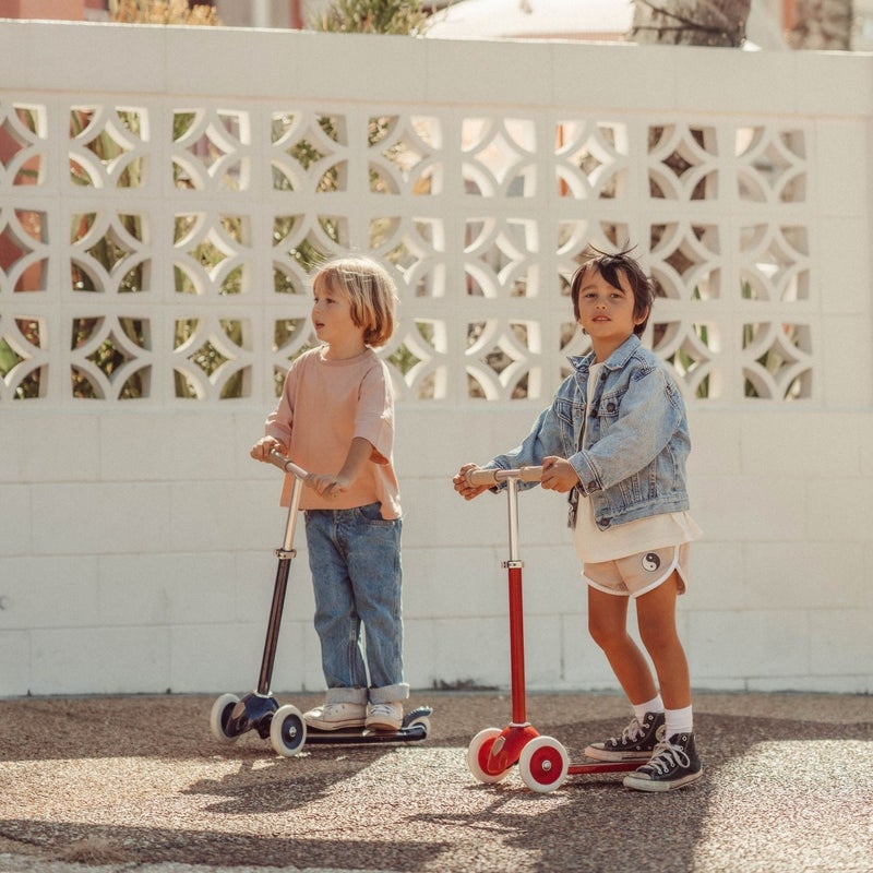 banwood scooter in red