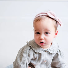 Load image into Gallery viewer, Mimi &amp; Lula Bow Baby Bando in pink