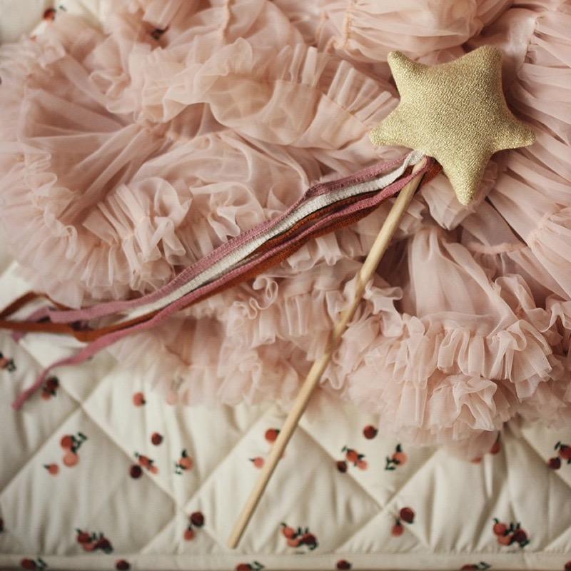 Avery Row Sparkle Star Wand for toddlers, kids/children