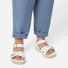 Load image into Gallery viewer, Salt Water Sweetheart Sandals for boys/girls
