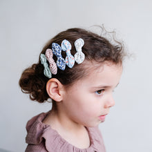 Load image into Gallery viewer, Mimi &amp; Lula Flora Bow Clips
