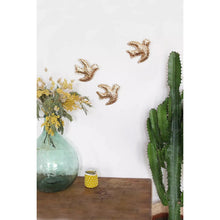 Load image into Gallery viewer, Barnabé aime le café Glitter Wall Decoration Gold Swallow