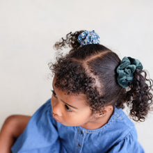 Load image into Gallery viewer, Mimi &amp; Lula Winter Scrunchies