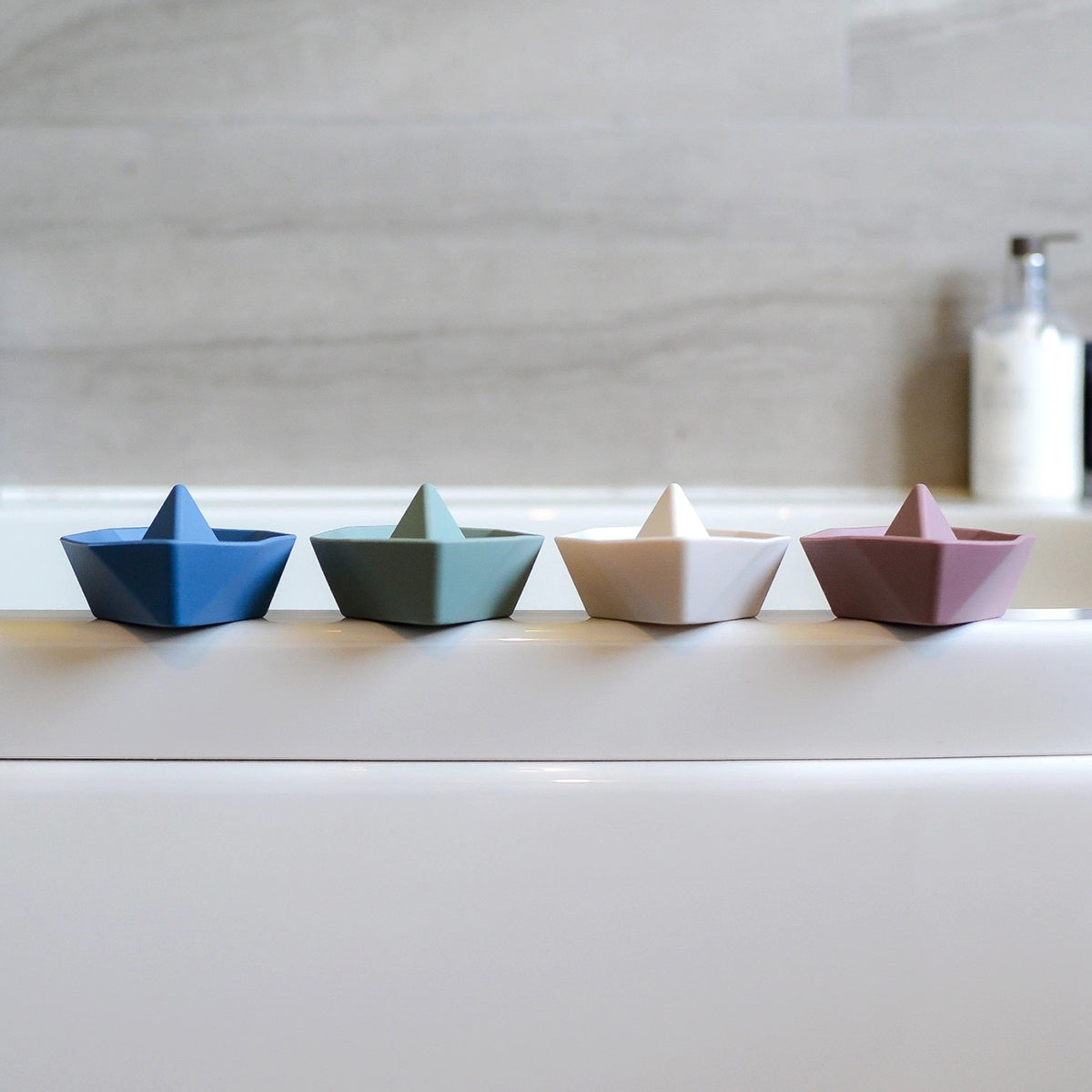 Shnuggle Stack & Sail Bath Boat Toys
