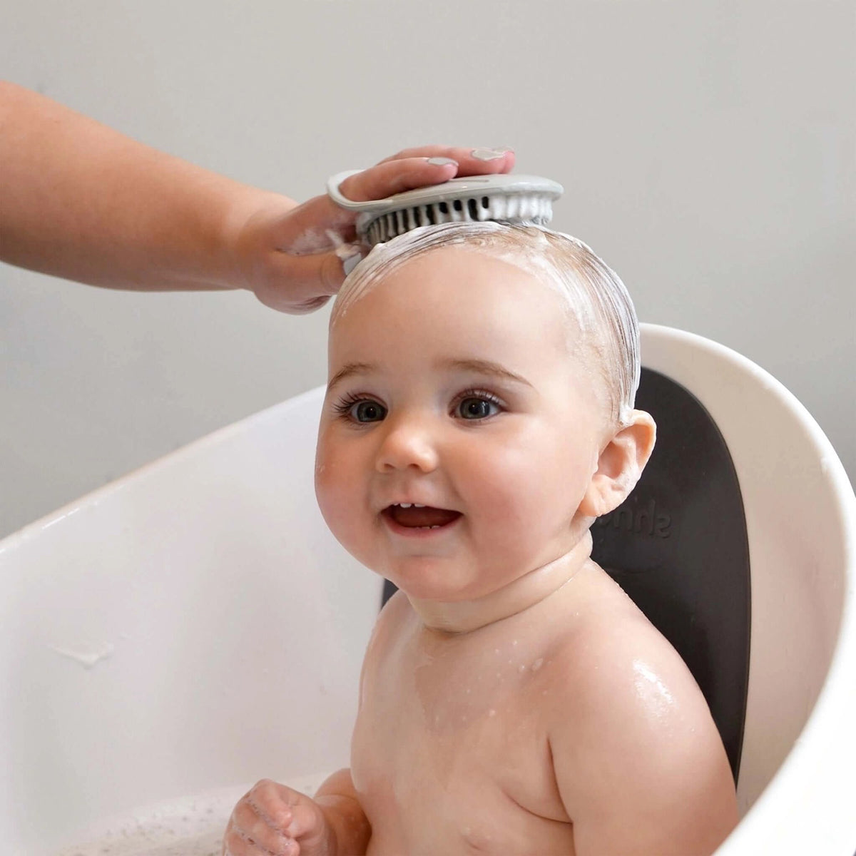 Shnuggle Baby Bath Cradle Cap Brush