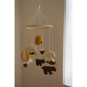 Gamcha Bears And Bees Mobile for newborns