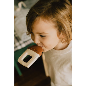 sustainable natural rubber ring bottle teething ring from We Are Gommu