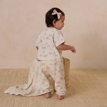 Load image into Gallery viewer, Quincy Mae Woven Swaddle swans