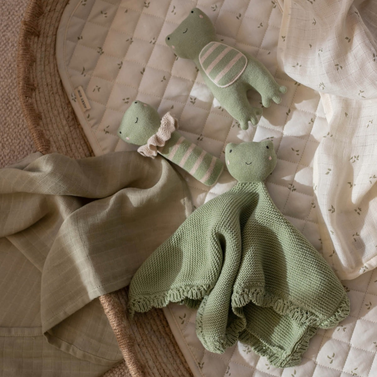 Avery Row Cuddle Cloth - Frog