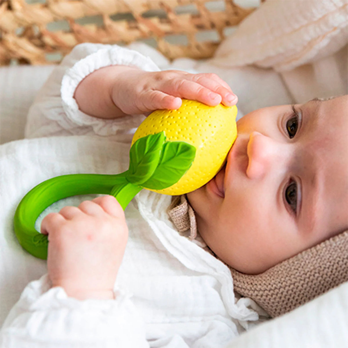 Oli&Carol Lemon Rattle Toy