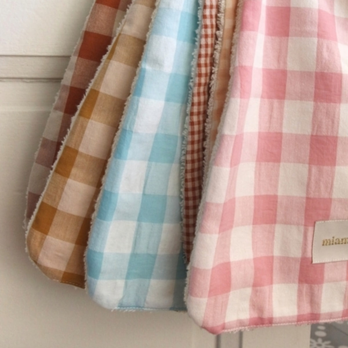 Barnabé Aime Le Café Elastic Towel Bib