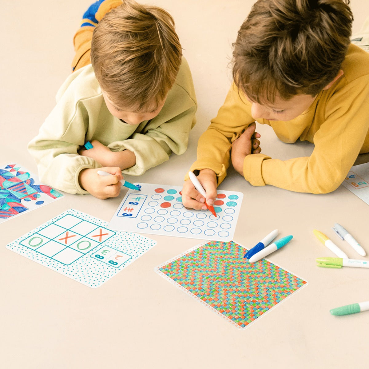 Super Petit Colouring Set - Travel Games