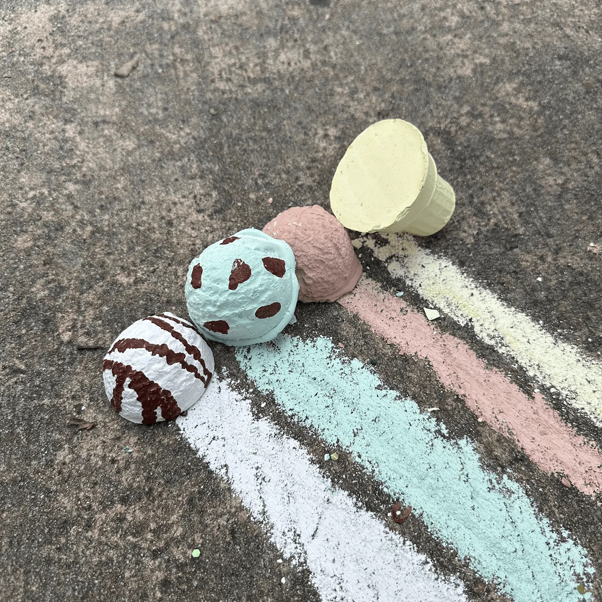 Twee Sidewalk Chalk for boys/girls