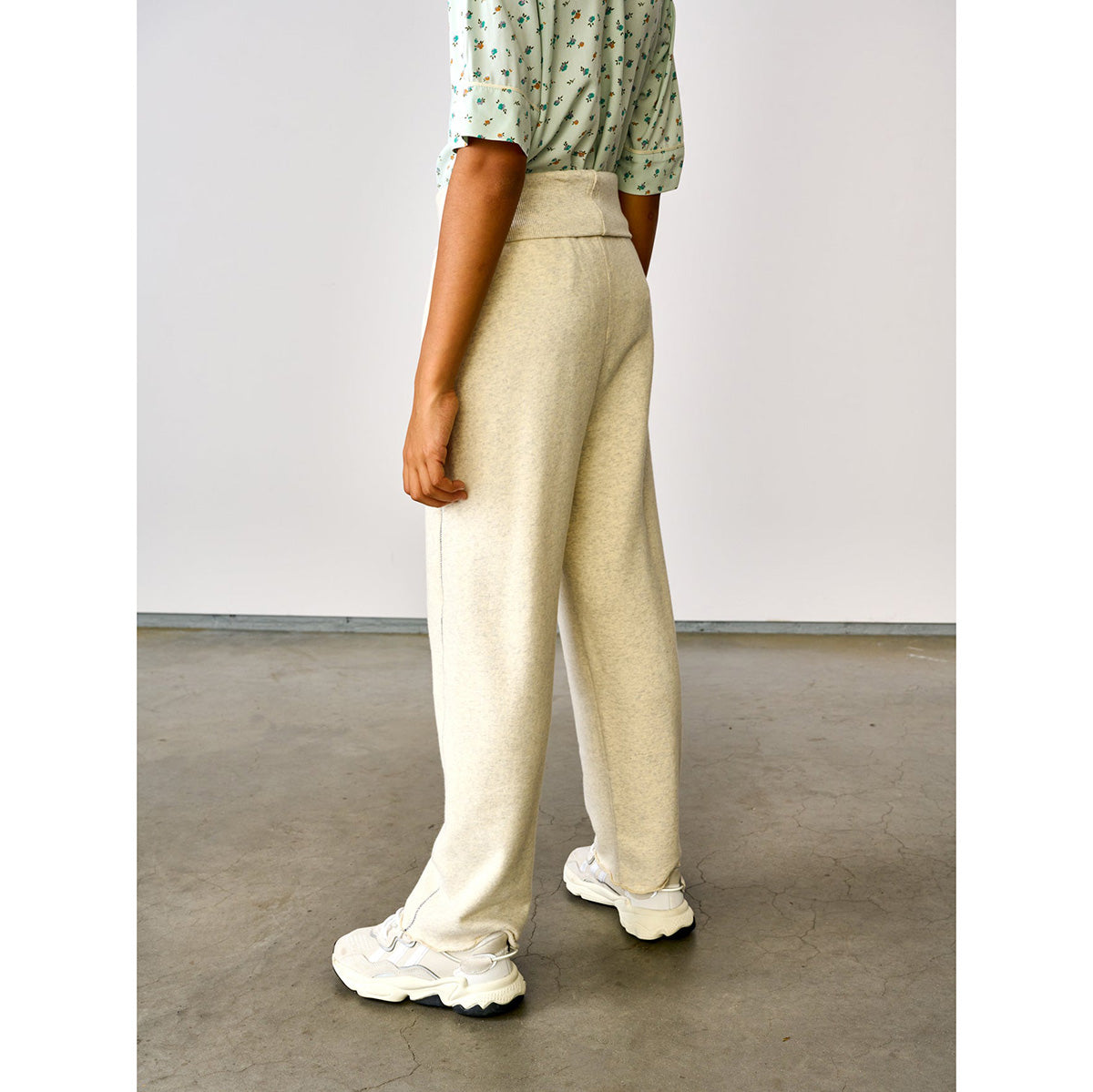 grey relaxed fit pants for kids from Bellerose