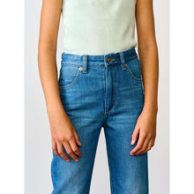 Load image into Gallery viewer, pinata jeans in colour deep bleach / blue, light blue, white from bellerose for kids