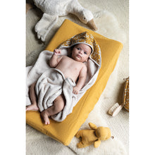 Load image into Gallery viewer, Baby Shower Hooded Bath Cape for babies