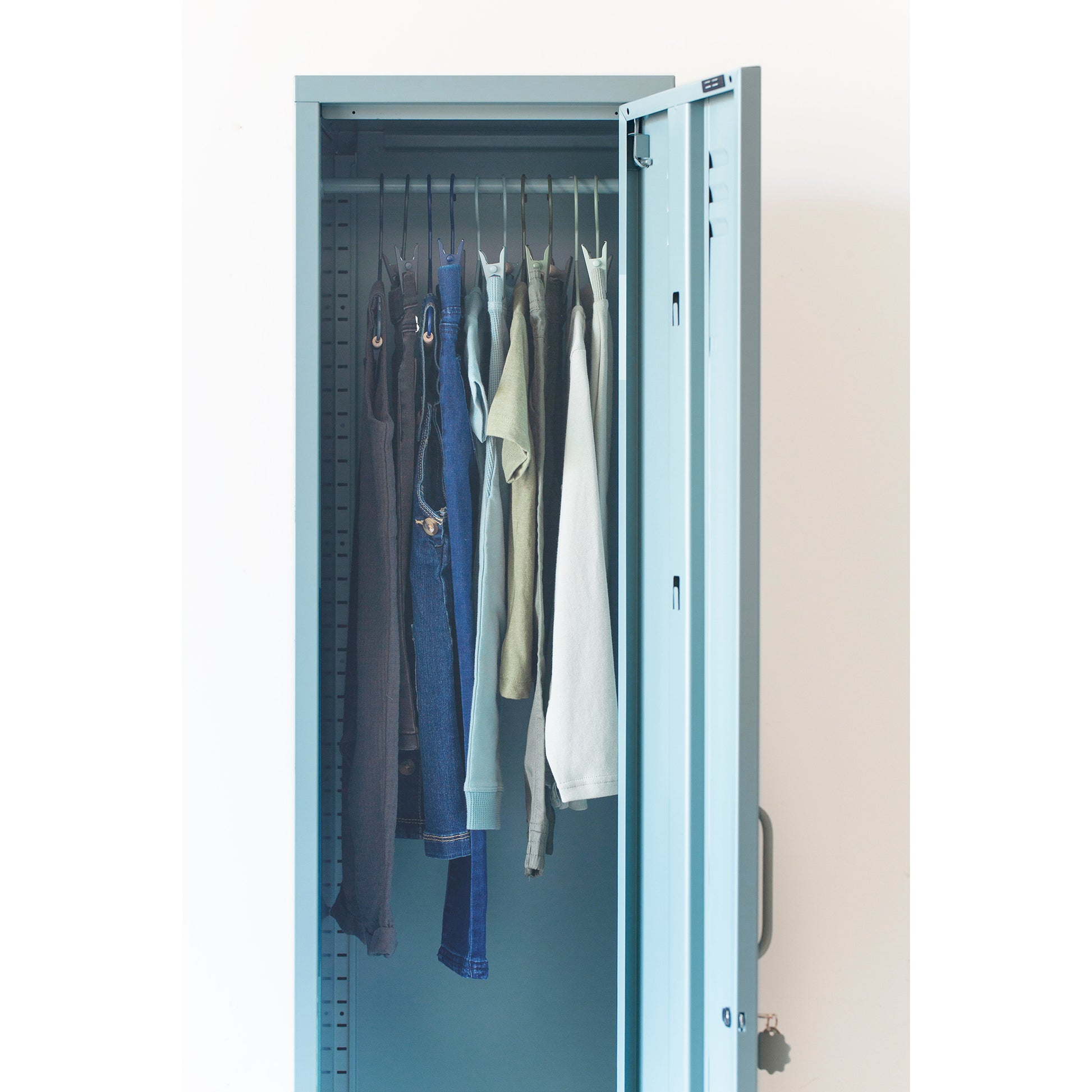 Mustard Made Kids Clip Hanger in Winter