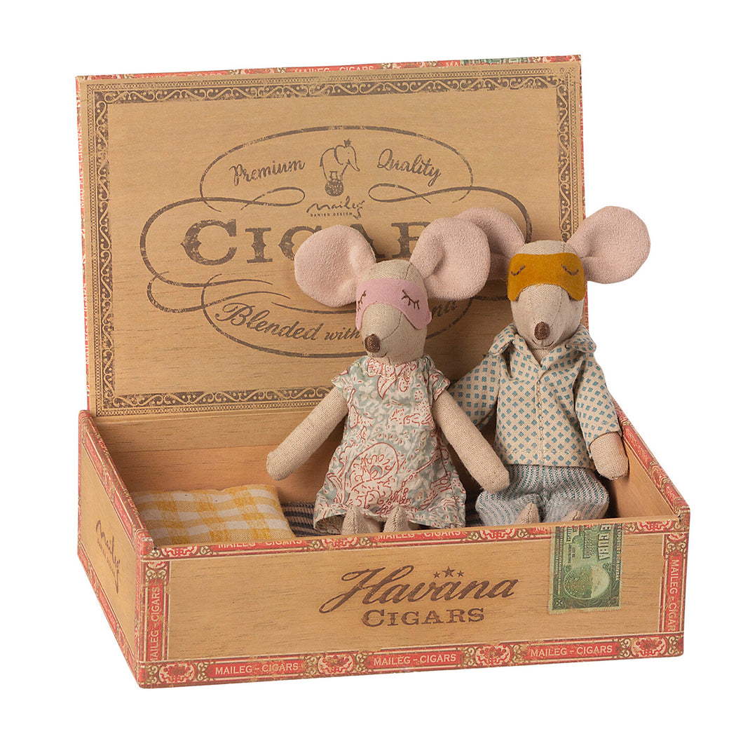 Maileg Mum & Dad Mice In Cigarbox