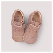 Load image into Gallery viewer, Petit Nord Closed Velcro Shoe