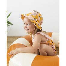 Load image into Gallery viewer, lemon bob hat with ties for a secure fit around the neck for babies and toddlers from búho