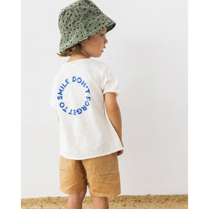 short-sleeved smile t-shirt in the colour ecru/white from búho for toddlers and kids/children
