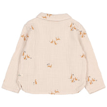Load image into Gallery viewer, baby bunny shirt in the colour SAND with bunny print from búho for babies and toddlers