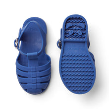 Load image into Gallery viewer, bre sandals in colour surf blue for kids from liewood