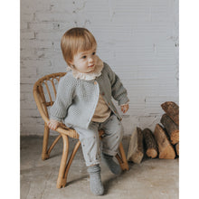 Load image into Gallery viewer, baby frill collar t-shirt in the colour CREAM from búho for babies and toddlers