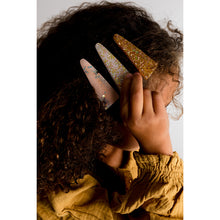 Load image into Gallery viewer, Gleebee Triangular Resin Hair Clip for kids/children, teens/teenagers, adults